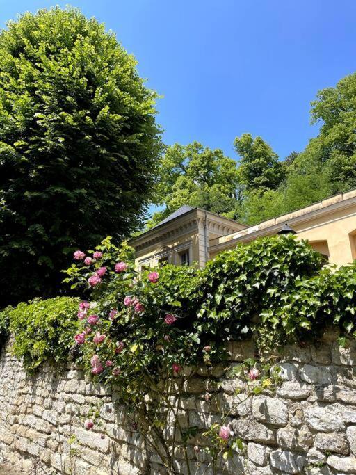 Romantique Jacuzzi, Au Chateau A 30 Min De Paris Apartment Limay Exterior foto