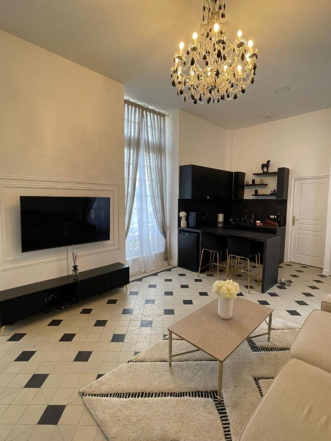 Romantique Jacuzzi, Au Chateau A 30 Min De Paris Apartment Limay Exterior foto